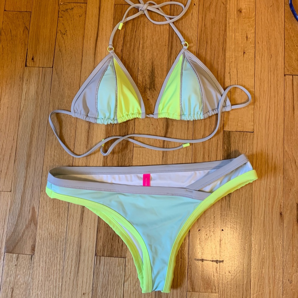 VS PINK BIKINI